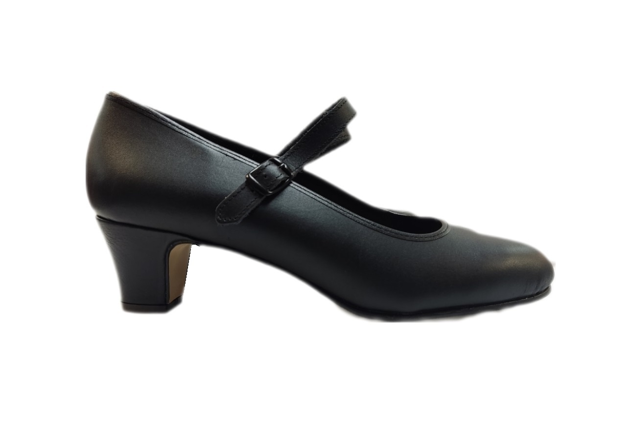 M CITY BALLET Zapatos amateur de piel y sin clavos para flamenco. M CITY BALLET Amateur leather shoes without nails for flamenco.