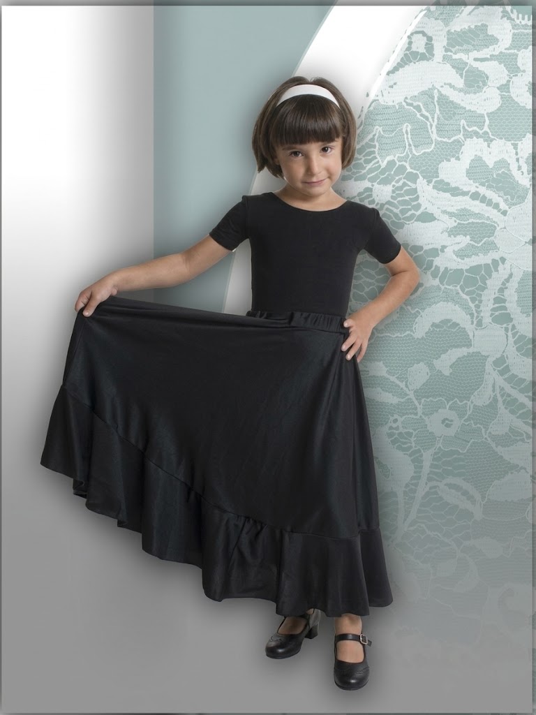 FALDA INICIACION CON VOLANTE COLOR NEGRO , FABRICADA EN ESPA&Ntilde;A,PERFECTA PARA EMPEZAR